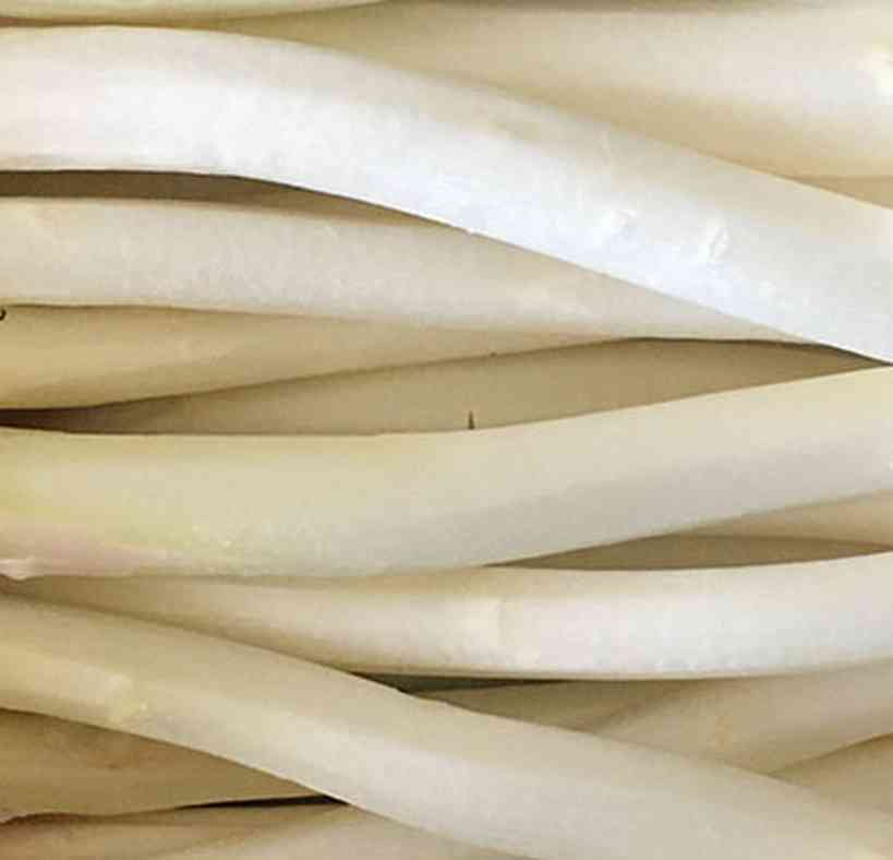 Witte asperges met kruidenvinaigrette